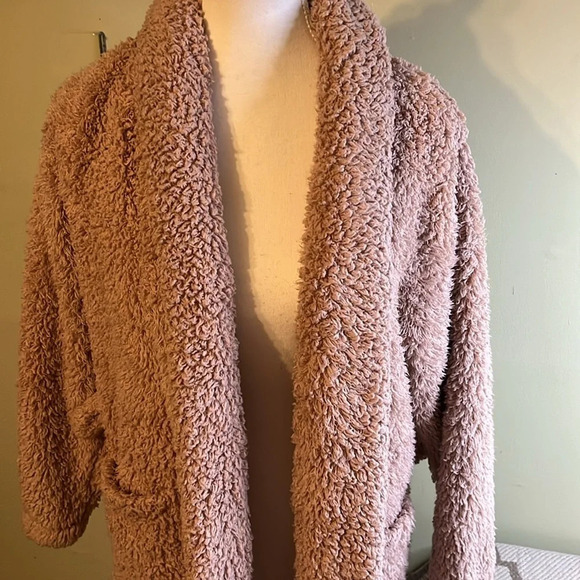 Natori Teddy plush fuzzy pink blush front pockets short robe, *missing belt* - Picture 17 of 17